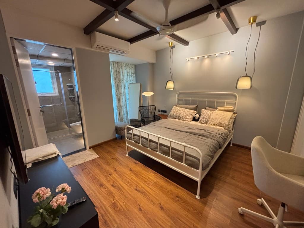 Designer 1 BHK Fully Furnished With Ensuite