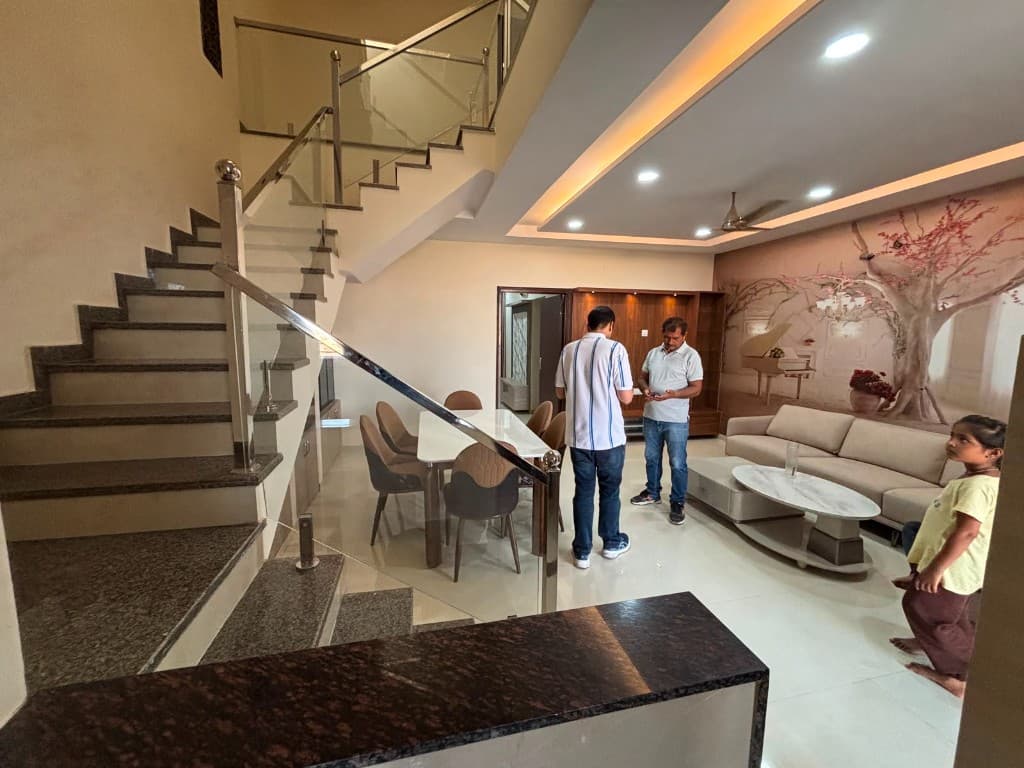 Premium 4 BHK in Well-Maintained Gated Society